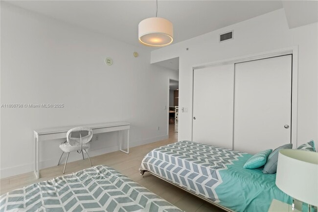 Building Photo - 350 Ocean Dr