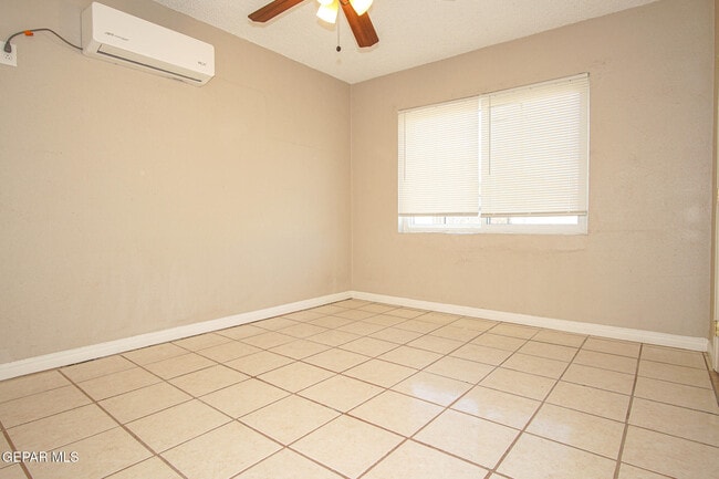 Building Photo - 6205 Tesuque Dr