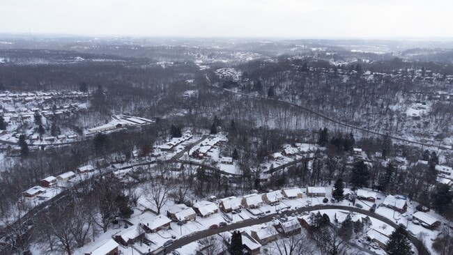 Building Photo - AVAILABLE APRIL 1ST! Do not miss this STUNNING 3-bedroom in Penn Hills!