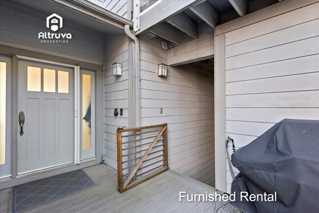 Building Photo - 2177 Manzanita Dr