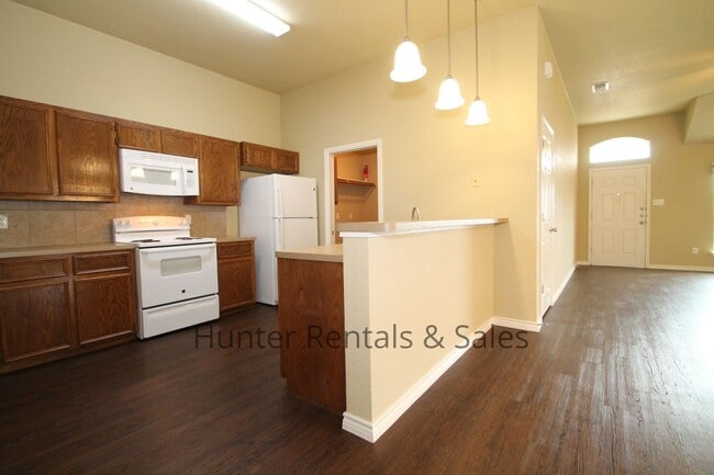 Building Photo - Airport and Texas A&M Central Texas Nearby!