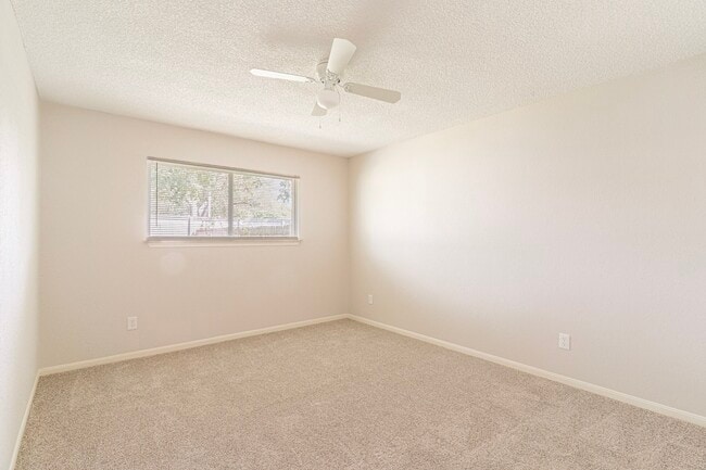 Building Photo - 19414 Leafwood Ln