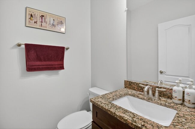 Building Photo - 7902 Yellowstone Way