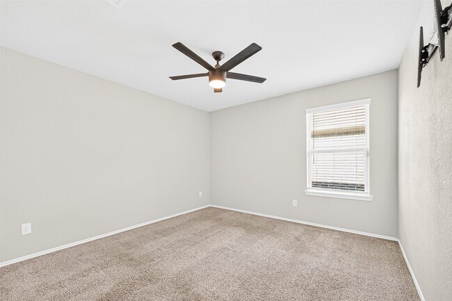 Building Photo - 21414 Hartford Hollow Ln