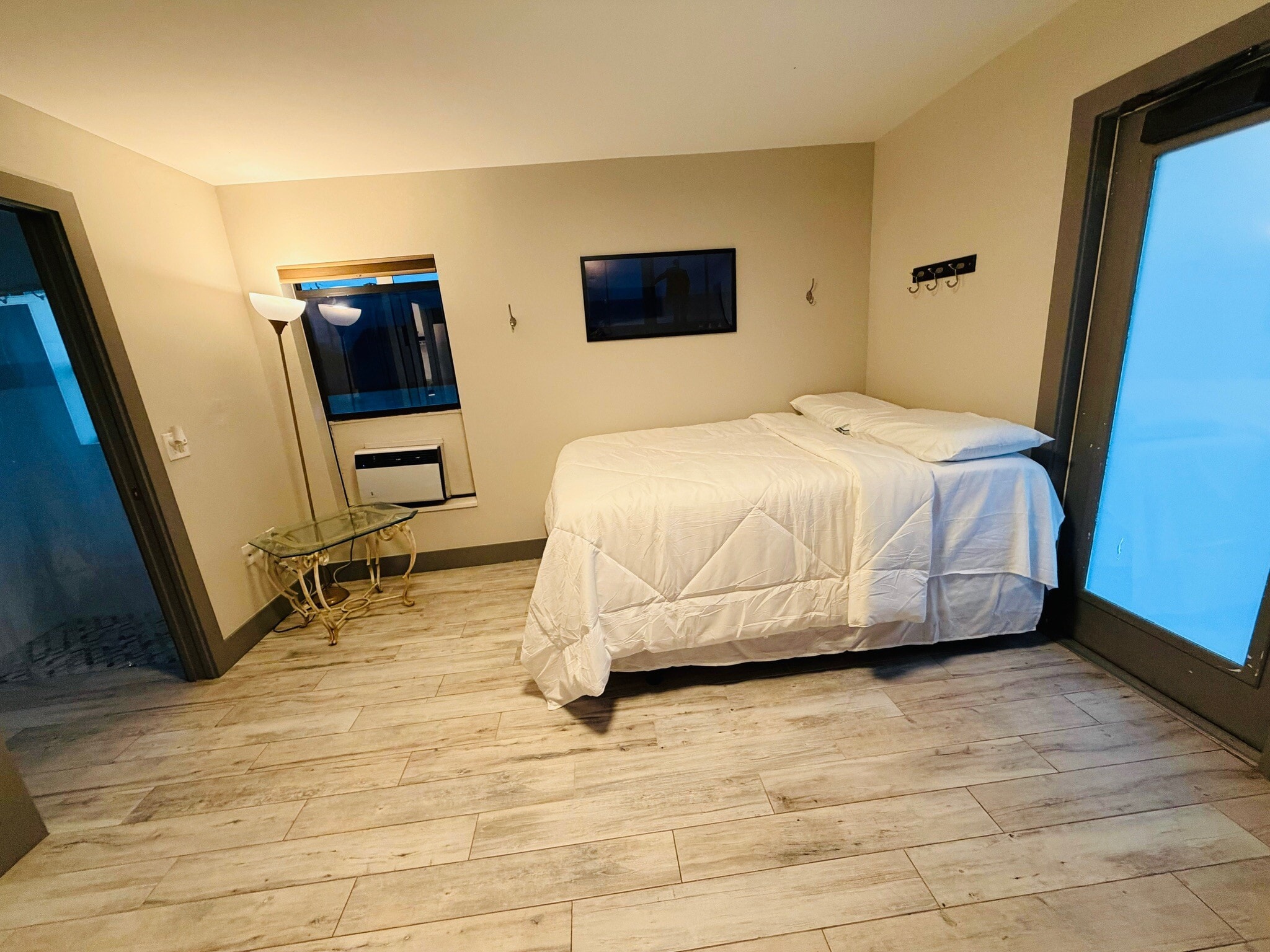 Building Photo - 2116 NE 8th Pl