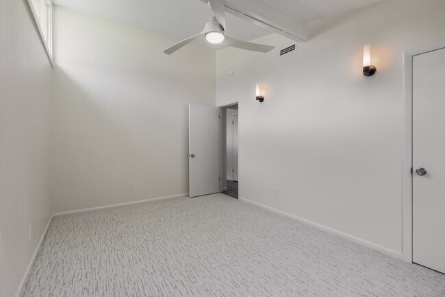 Building Photo - 2401 Jim Lee Rd