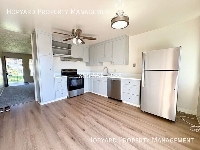 Building Photo - 1711 Tanager Ave