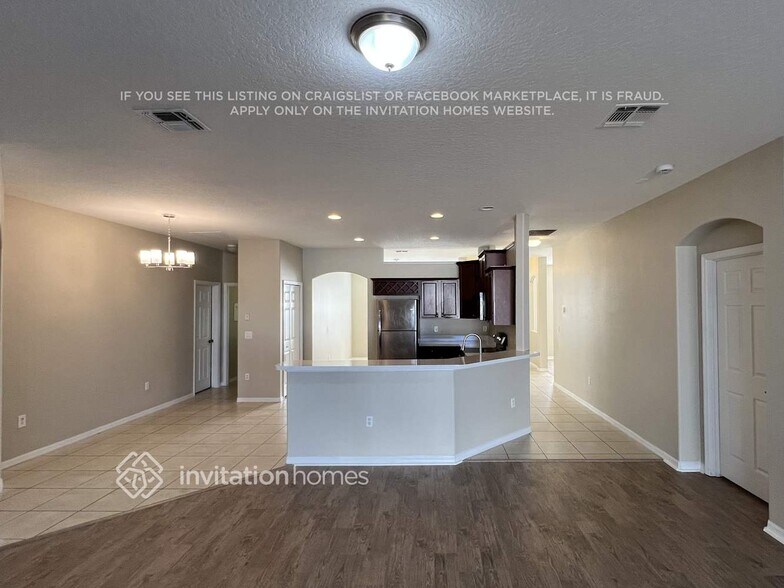 Building Photo - 16000 Arrowhead Trail