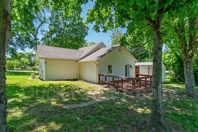 Building Photo - 210 Westover Dr