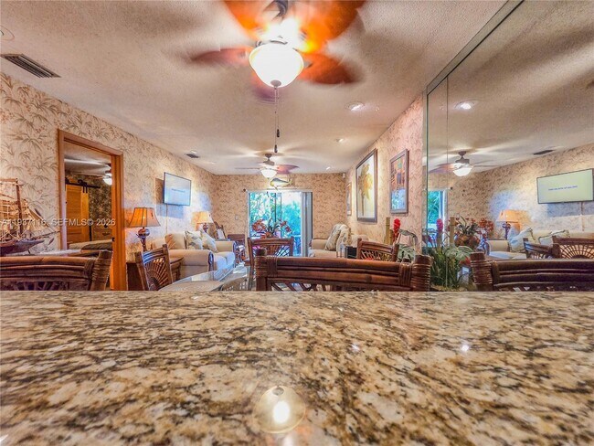 Building Photo - 8044 NW 41 Ct