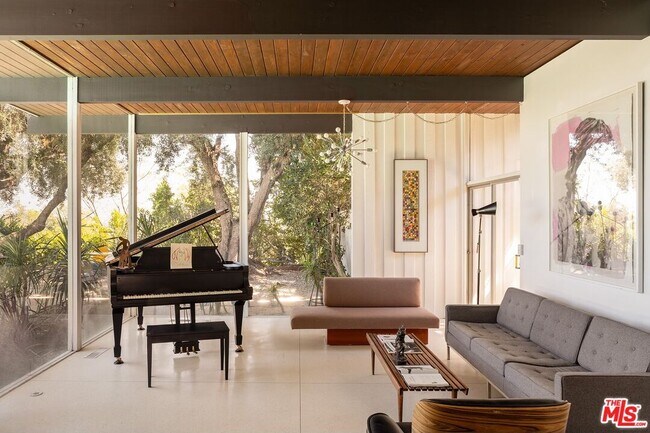 Building Photo - 4965 Calvin Ave