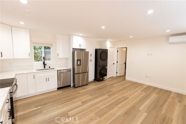 Building Photo - 638 W Glen Lyn Dr