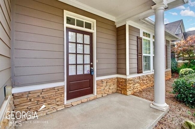 Building Photo - 54 Medallion Park