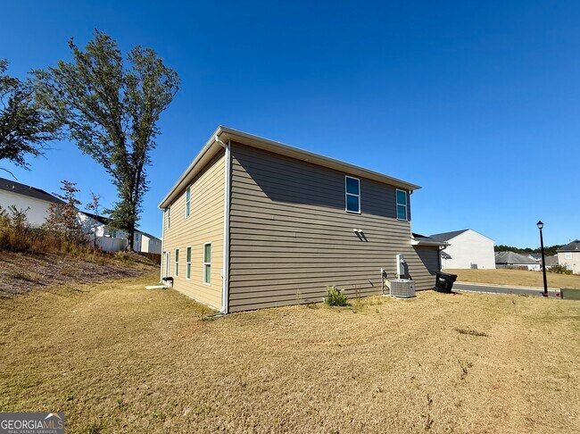 Building Photo - 322 Foxtrot Trl