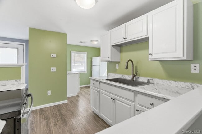 Building Photo - 1614 NY-9G