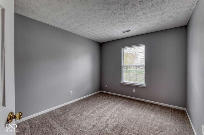 Building Photo - 8520 Lincoln Ct