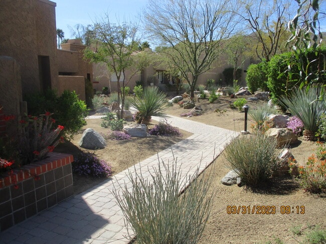 Building Photo - 73407 Foxtail Ln