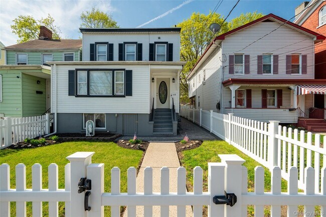 Building Photo - 109 Broadway