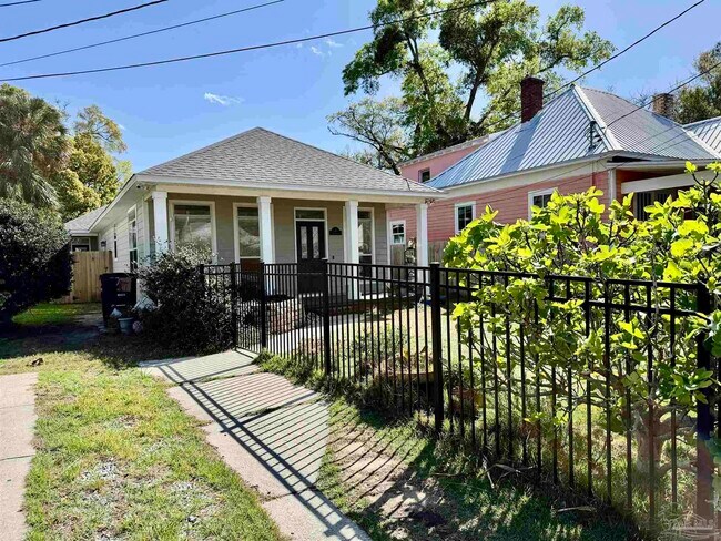 Building Photo - 1313 E Strong St