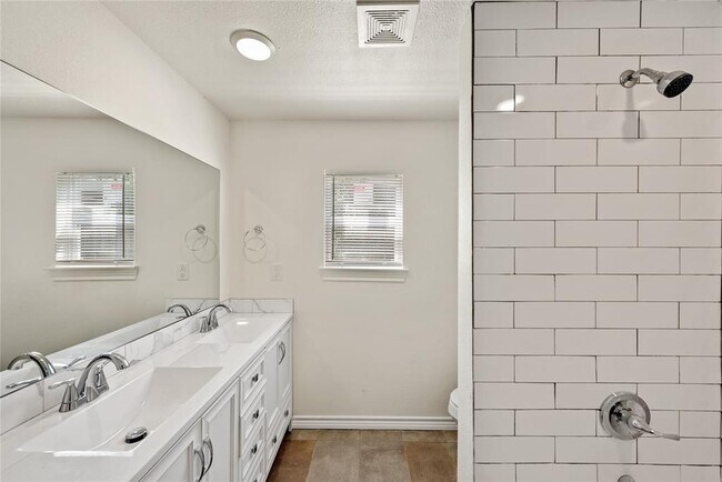 Building Photo - 933 Keith Pumphrey Dr