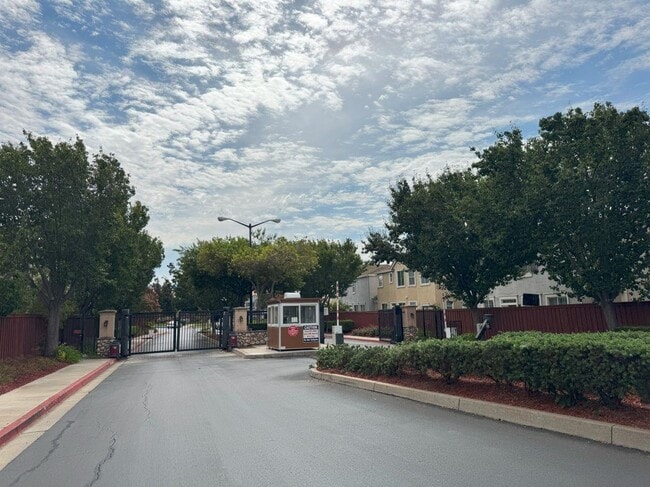 Building Photo - 645 Rockspray Cir