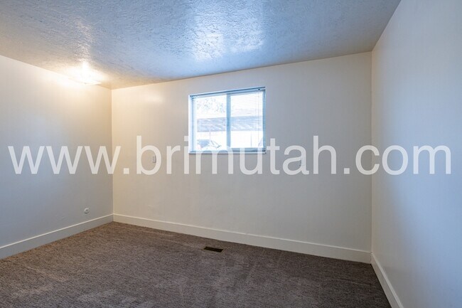 Building Photo - 4809 S 1740 E