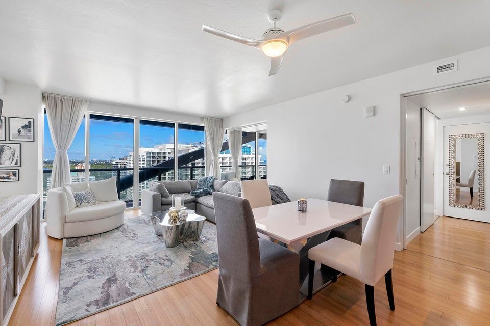 Building Photo - 3101 Bayshore Dr