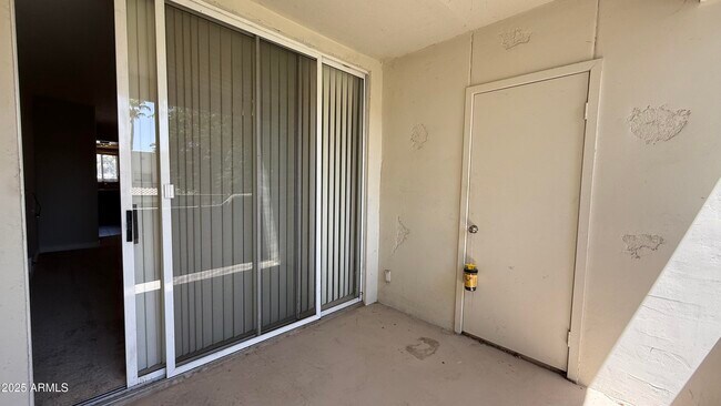 Building Photo - 1825 W Ray Rd