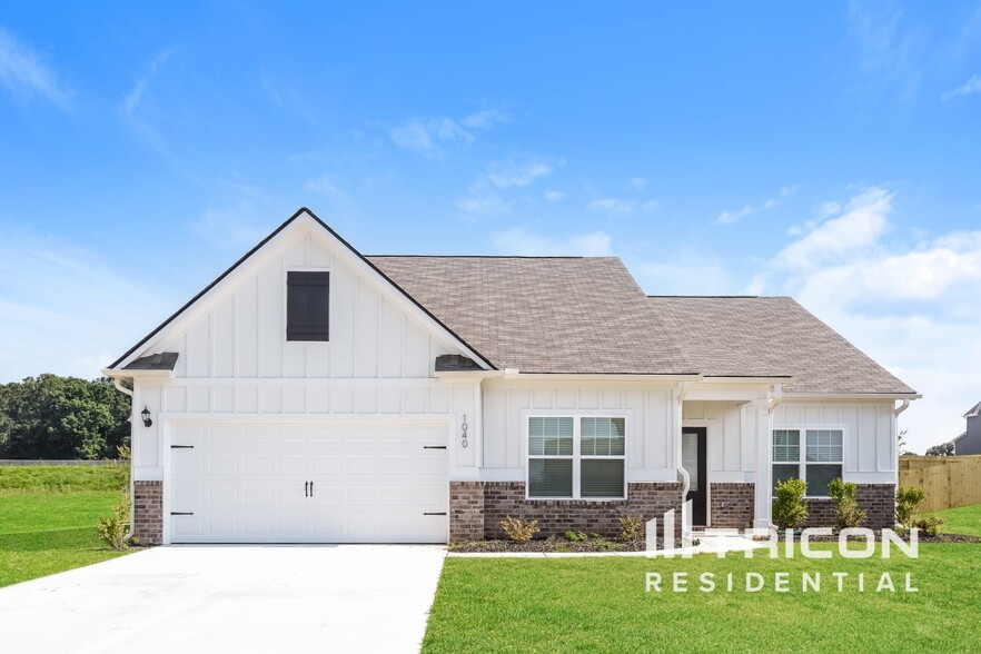 Primary Photo - 1040 Claas Wy