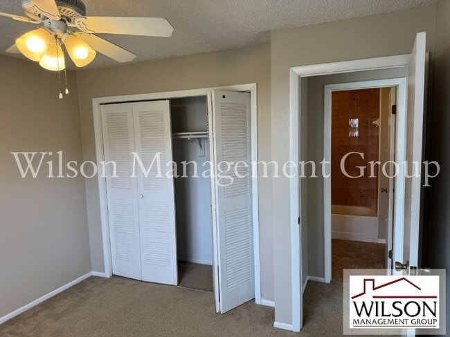 Building Photo - 701 Kings Cove Ct