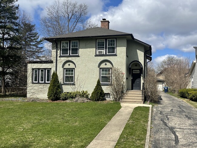 Primary Photo - 58 Norfolk Ave