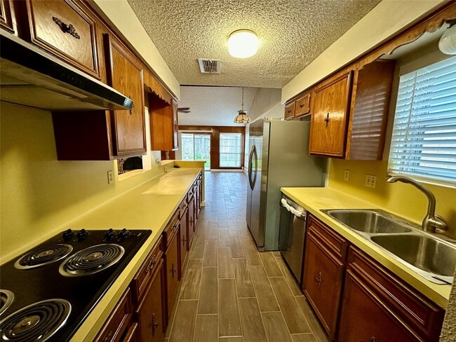 Building Photo - 16218 Cavendish Dr