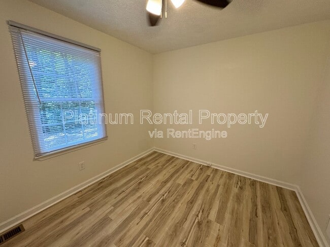 Building Photo - 8380 Lucas Creek Trl