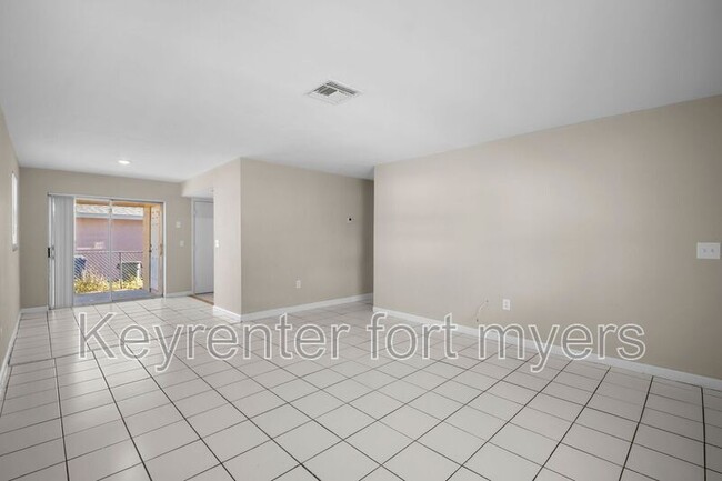 Building Photo - 1706 Cypress Dr