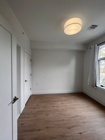 Building Photo - 276 Duncan Ave