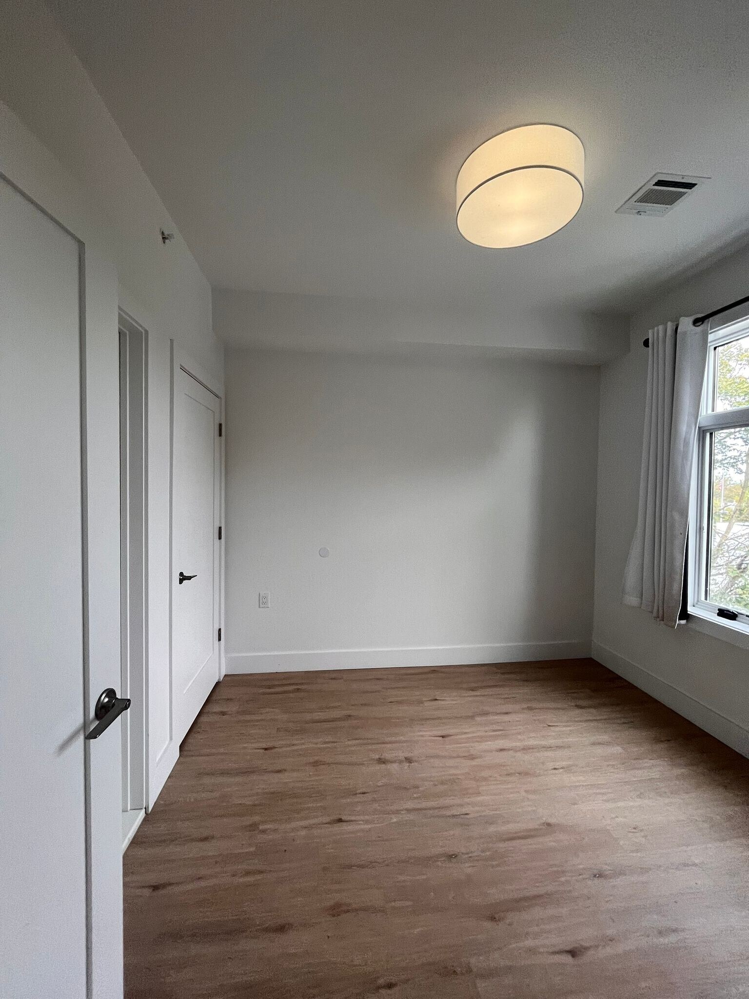 Building Photo - 276 Duncan Ave