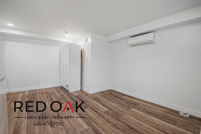 Building Photo - 254 S Carondelet-260-11