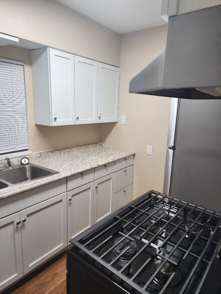 Primary Photo - 3415 Riverside Dr
