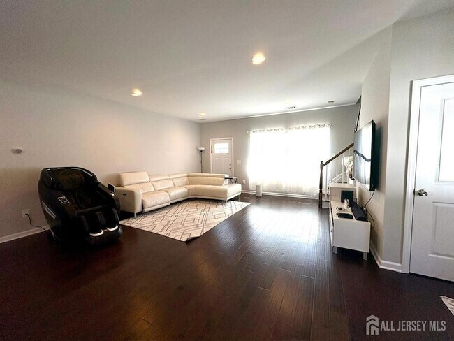 Building Photo - 39 Caldwell Rd