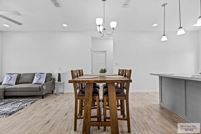 Building Photo - 426 Arroyo Ln