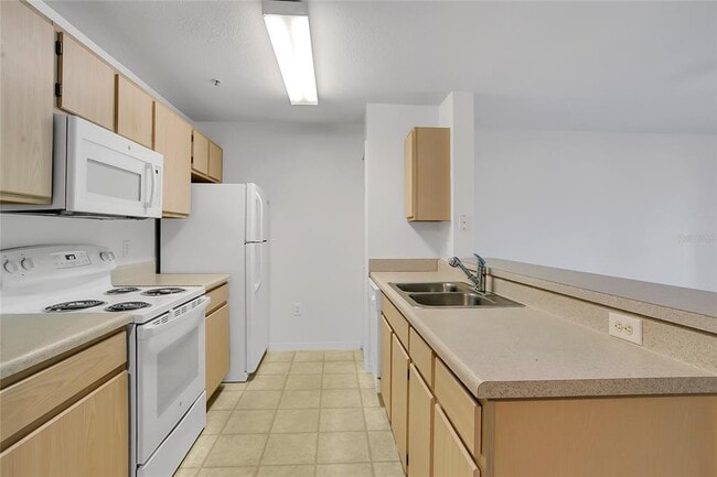 Building Photo - 5467 Vineland Rd