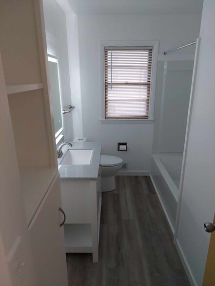 Bathroom - 220 17th Ave S
