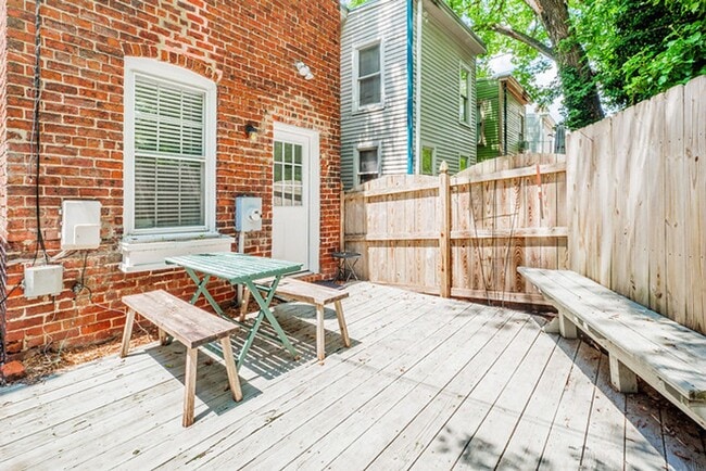 Building Photo - Beautiful historic Church Hill Rowhome for...