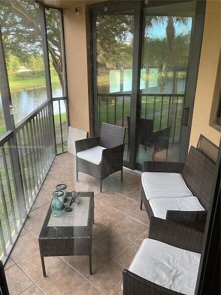 Building Photo - 15405 Miami Lakeway N