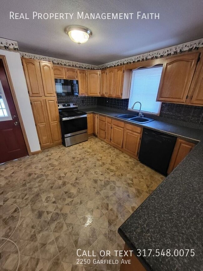 Building Photo - 2250 Garfield Ave