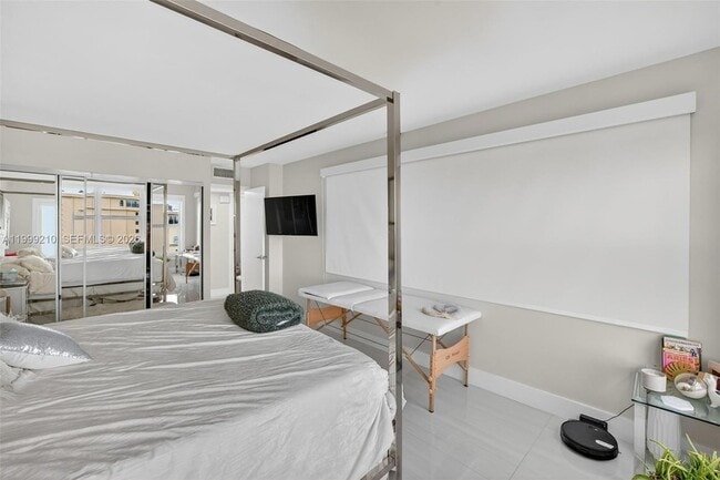 Building Photo - 3000 E Sunrise Blvd