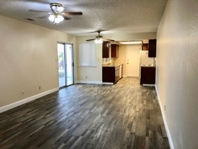 Building Photo - $1,699 Shaw and Minnewawa, 2 Bedroom Duple...