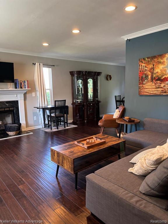 Building Photo - 2077 Holly Berry Ln