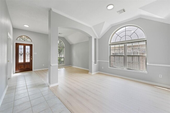 Building Photo - 2618 Parkbriar Ln