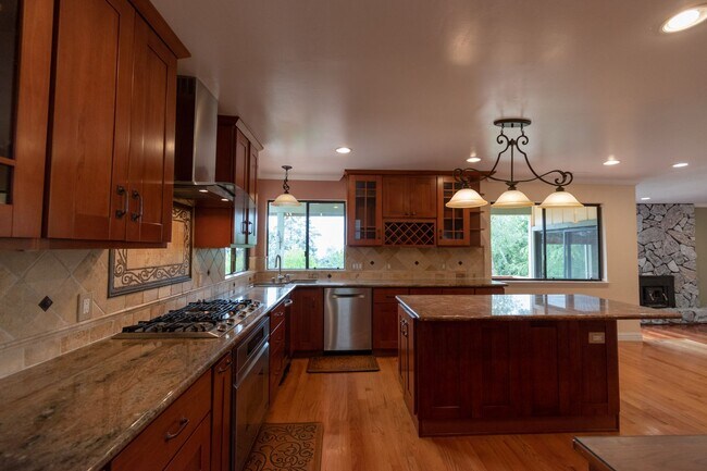 Building Photo - Los Gatos Mountain Living at its Best! Gated 1 Acre lot! Spacious 5 bedroom House! Pool!